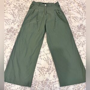 Lulu's Sage Green Pants